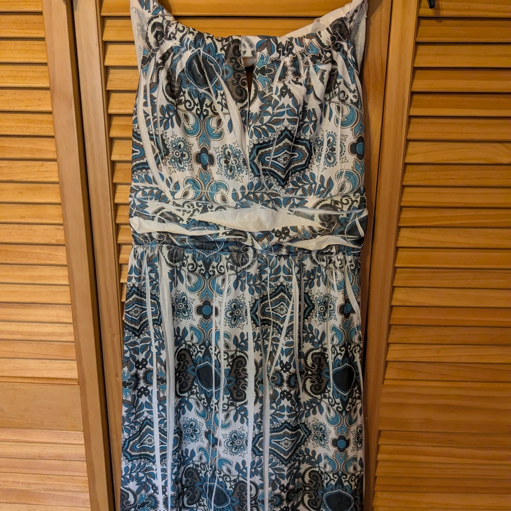 Chic Blue and White Floral Midi Dress